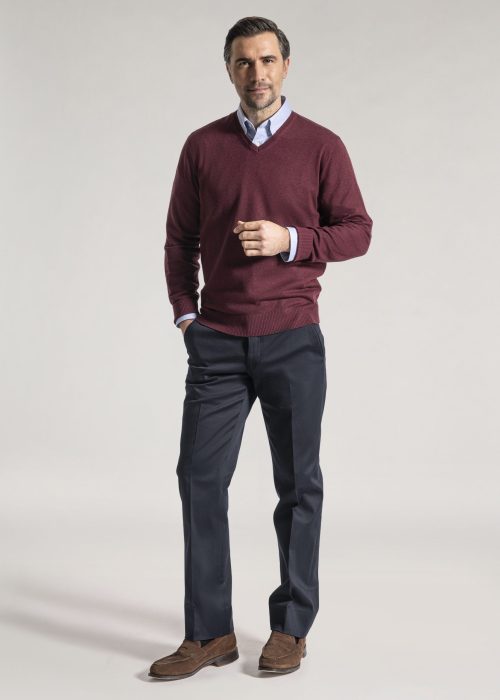 Merino men's v neck in damson